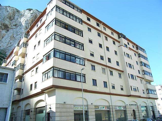 3-bed apartment in Wellington Court